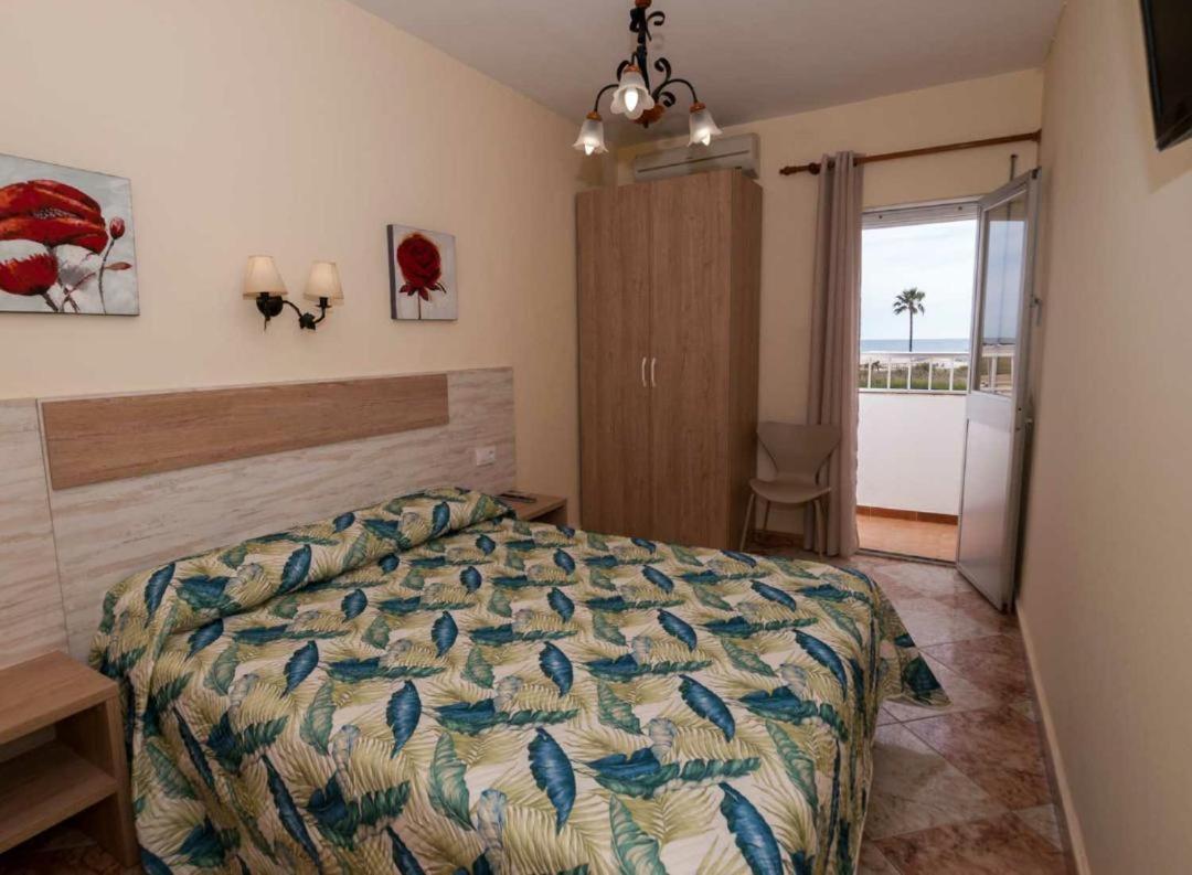 Hostal Sonrisa Del Mar Conil De La Frontera Ngoại thất bức ảnh